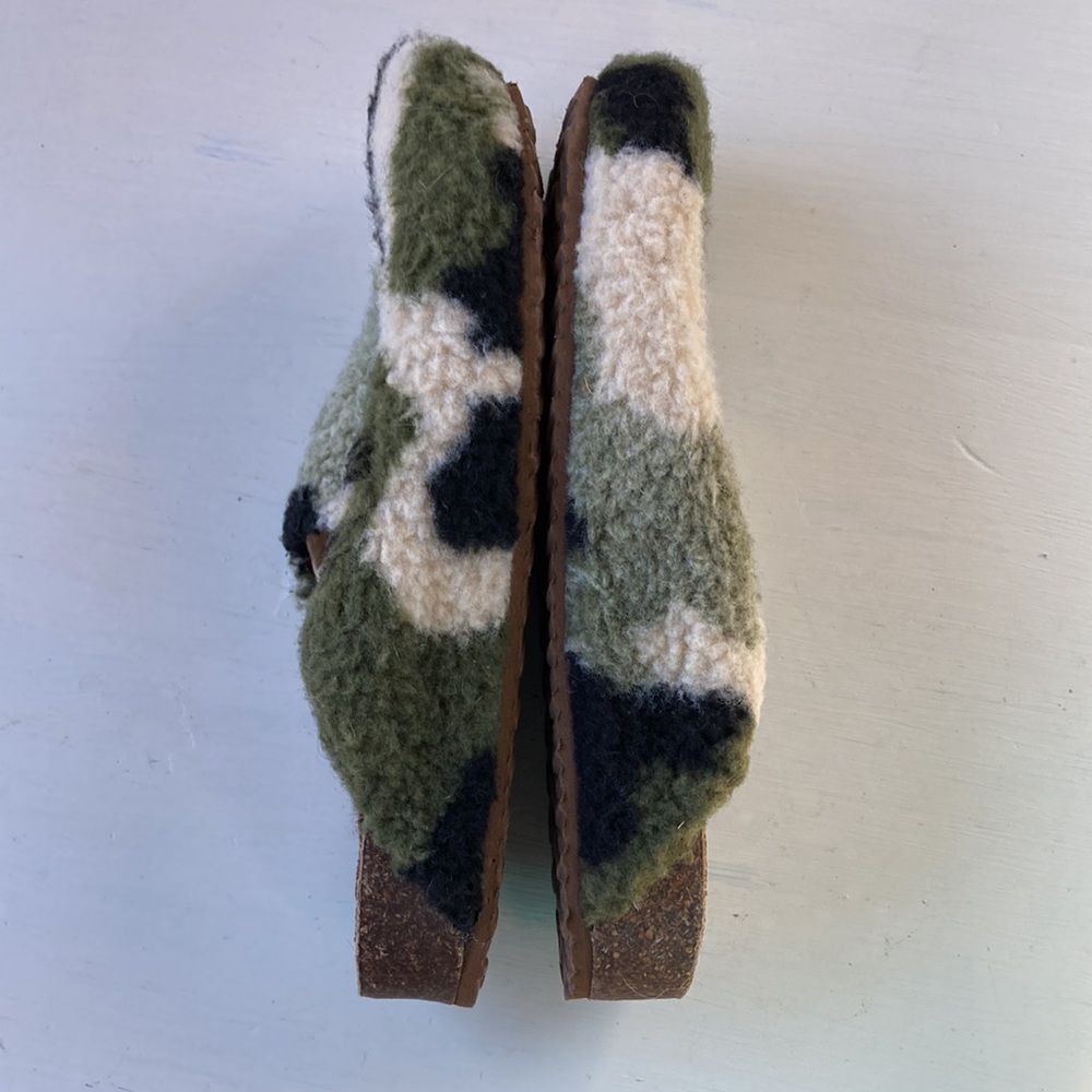 Steve Madden Green and Black Camo Mules - Picture 7 of 10